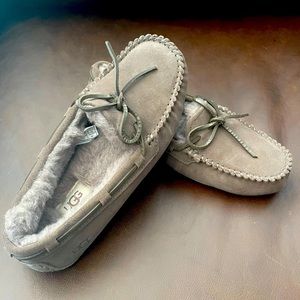 🔸SOLD🔸 NEW Ugg Dakota Moccasin Slippers, Size 7